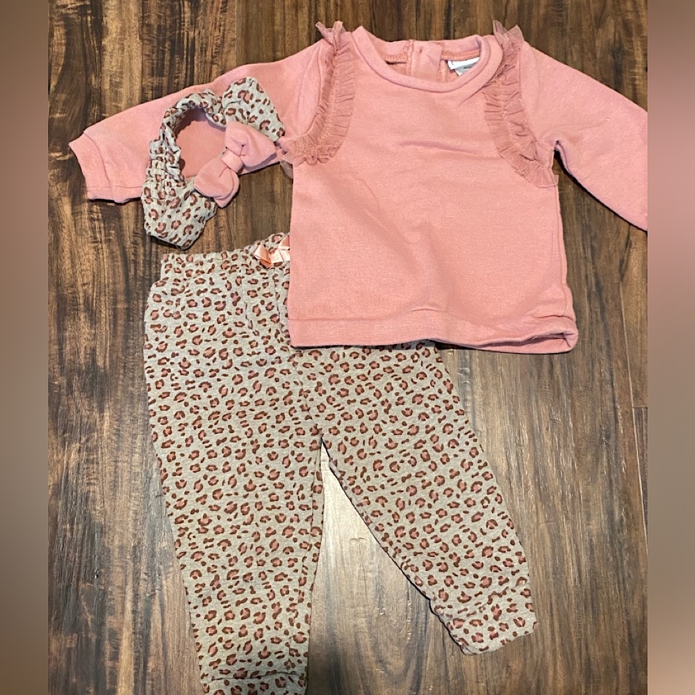 Nicole Miller NY Rose, Floral 3 piece Sweatsuit - Top, Pants, Headband - 18M